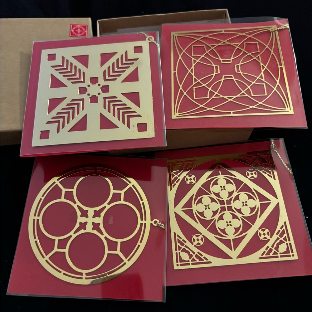 FRANK LLOYD WRIGHT GEOMETRIC GOLD TONE METAL ORNAMENTS, set 4 NWT